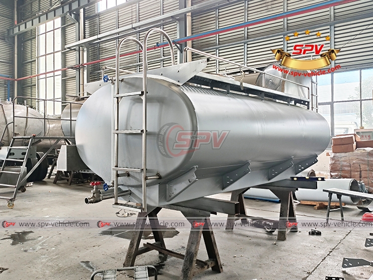 5,000 Litres Stainless Steel Water Tanker SKD- Right Back Side View